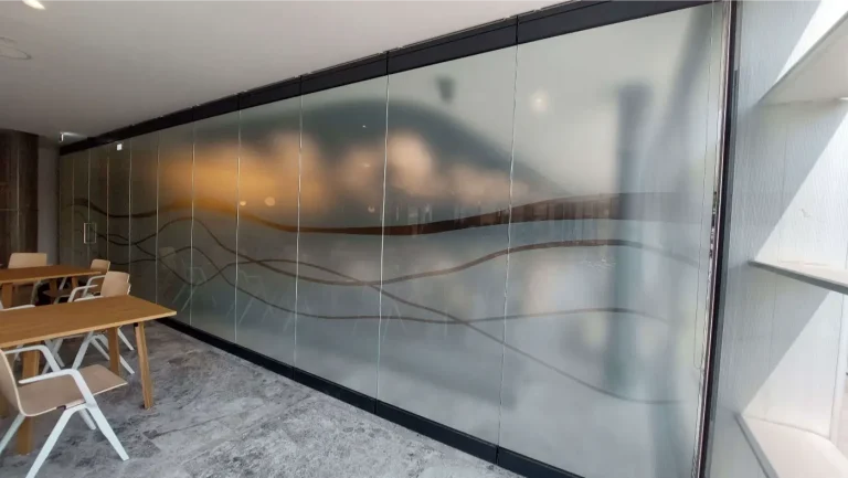 Horizontal sliding wall 10