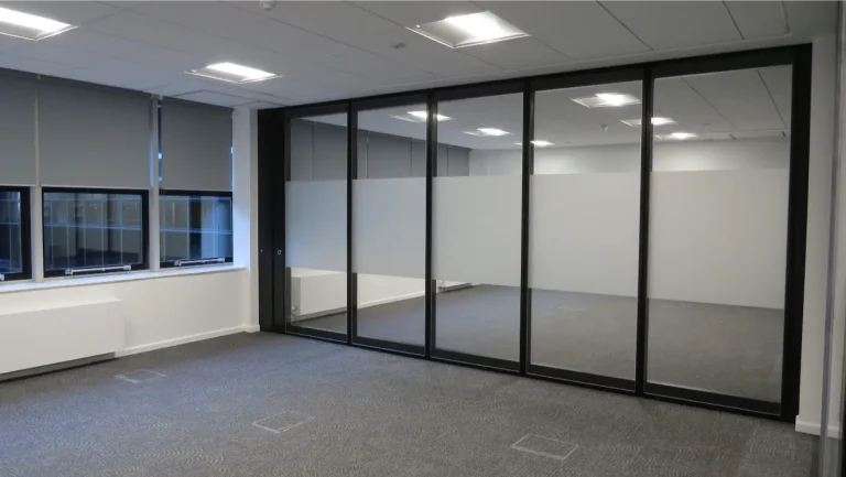 Variflex glass partitions 10