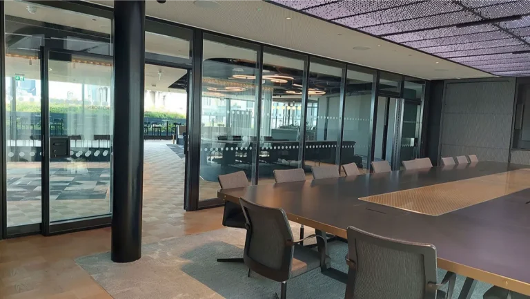 Variflex glass partitions 11